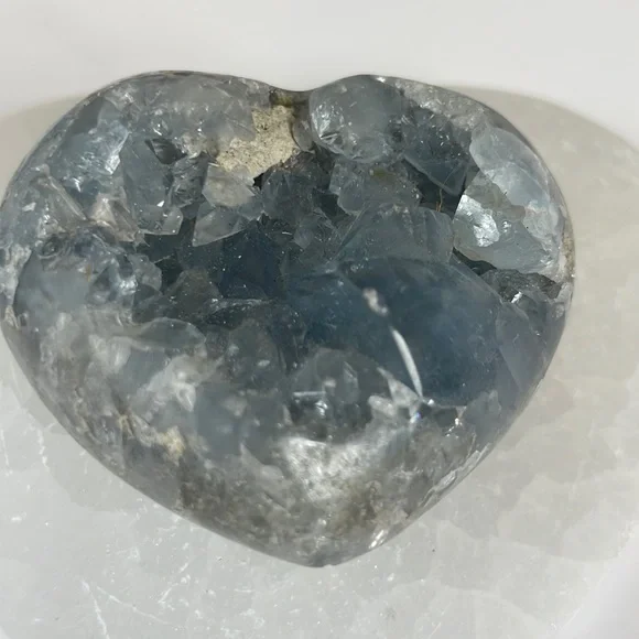 Celestite heart - Picture 4 of 4